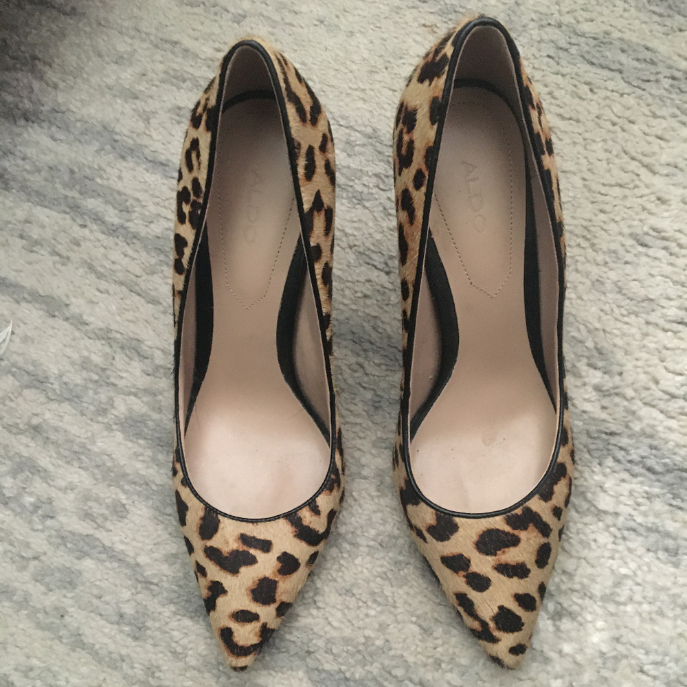 Leopard pumps